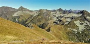 77 Sul sentiero per Cima di Lemma in decisa salita con splendido panorama verso la regione dei Laghi di Porcile e i loro monti